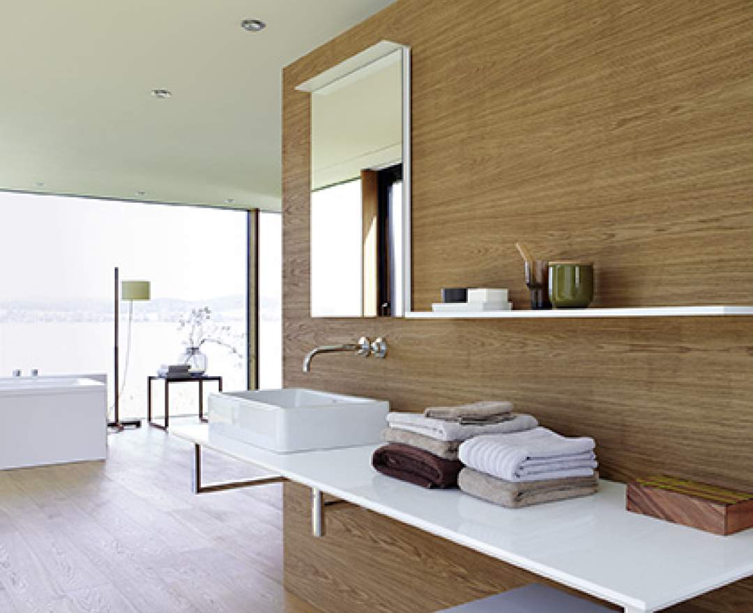 Duravit – Serie X-Large Visuelle Klarheit und Ordnung – Im Bad bildet die Möbelserie X-Large von Duravit dank architektonischem und reduziertem Design einen Ruhepol fürs Auge. Modern und unendlich vielseitig.