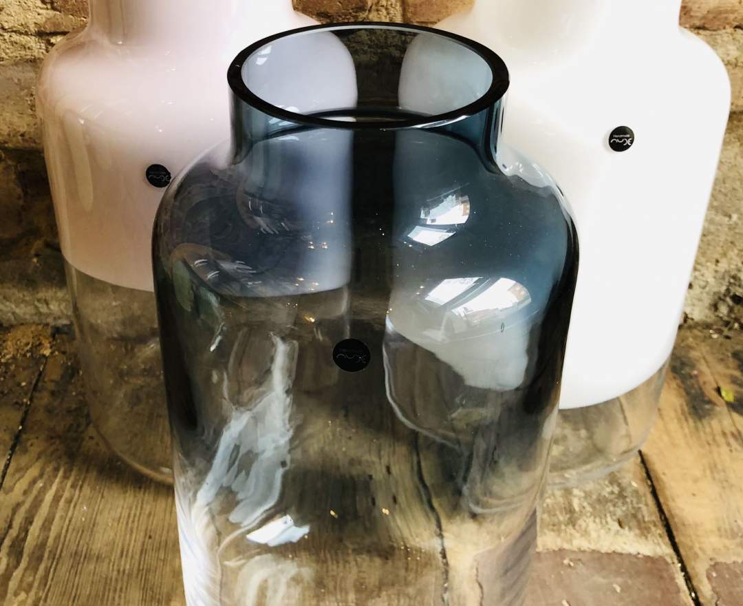 1st Tannendiele Glas-Vase „Magnolia / Medium“ (in drei Farben erhältlich)