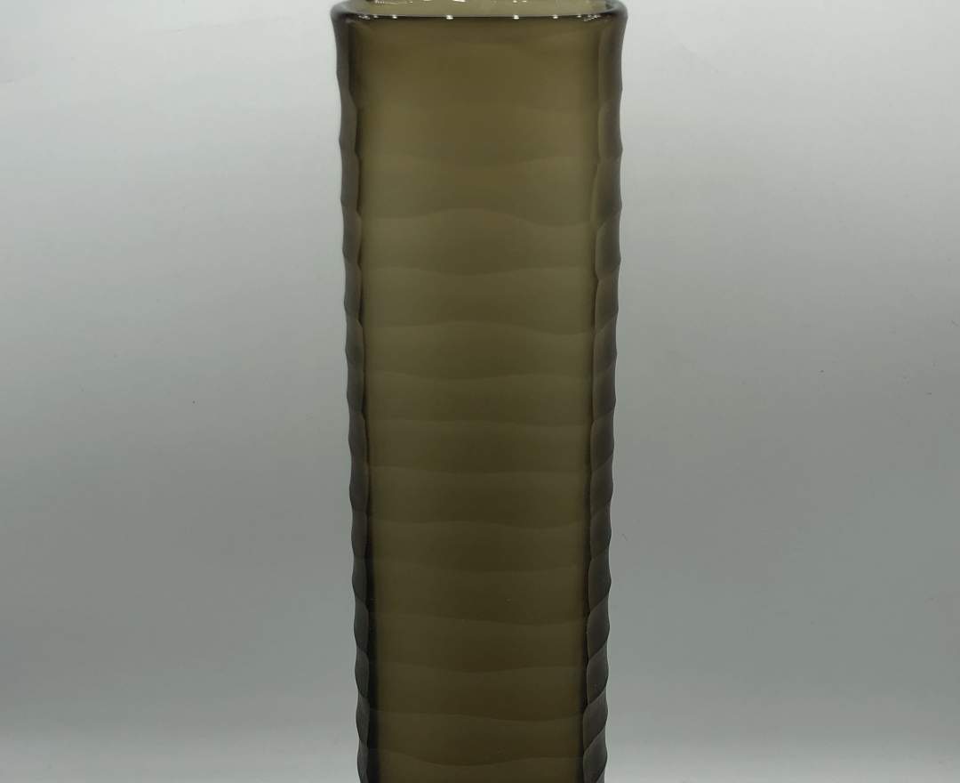 1st Tannendiele - Carved rectangular glass vase, milk chocolate, XL