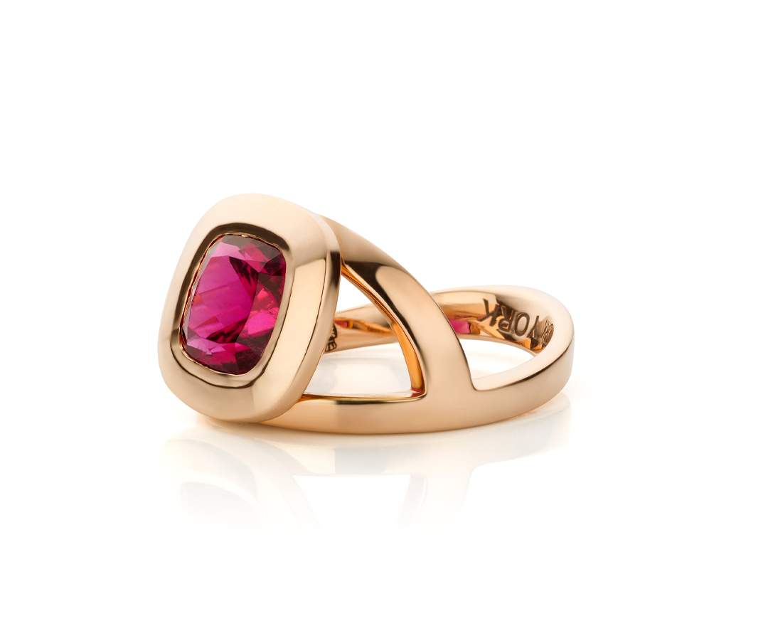 YORK Jewellery Y-Ring Countess Red Rhodolite & Gold