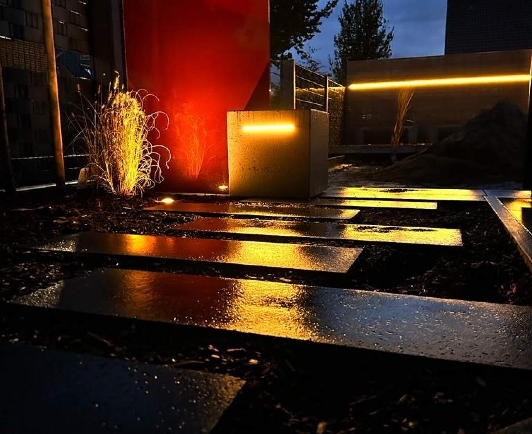 Gartengestaltung & Holzmanufaktur Porten - Exklusives Glas-Design...Spiel aus Licht und Schatten