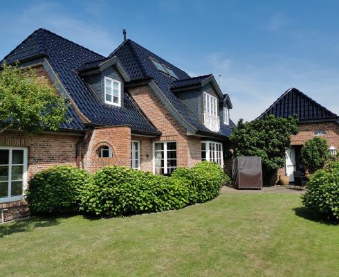 Lars Erichsen Immobilien - Sehr gepflegtes und großzügiges Haus mit mehreren Wohneinheiten, im Herzen von Westerland