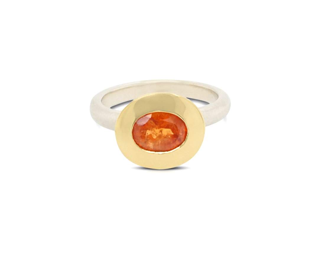 Goldschmiede TRAPEZ - Birgit Johannsen - Ring mit Mandaringranat, Silber und 18 Karat Gold