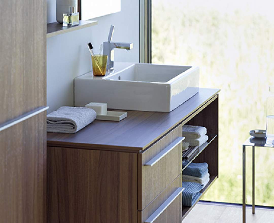 Duravit – Serie X-Large - Visuelle Klarheit und Ordnung – Im Bad bildet die Möbelserie X-Large von Duravit dank architektonischem und reduziertem Design einen Ruhepol fürs Auge. Modern und unendlich vielseitig.