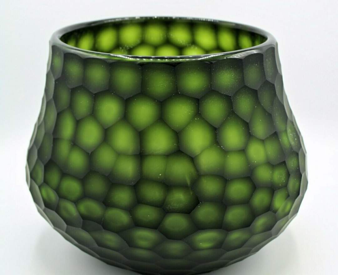 1st Tannendiele - Carved bowl vase, green