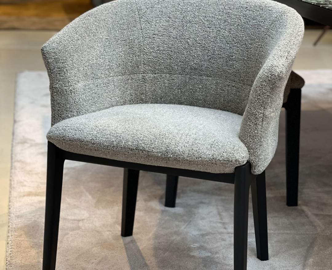 Molteni&C - Sessel DEVON von Molteni&C, Eleganter Esszimmerstuhl mit geschlossener Rückenlehne, Neuheit 2020