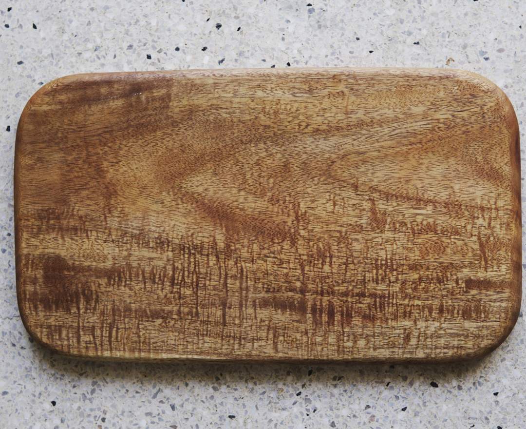 Naturewaves - Eckiges Servierbrett aus Akazienholz