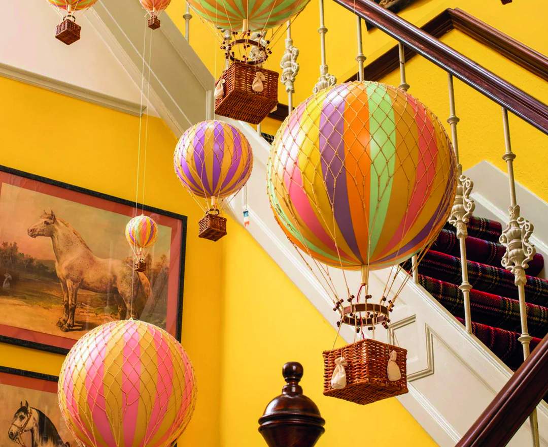 Authentic Models - Balloon TRAVELS LIGHT