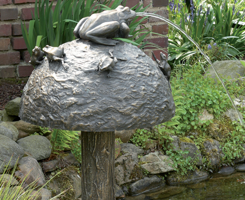 Renate Fellner - Froschbrunnen (Bild im Anschnitt)