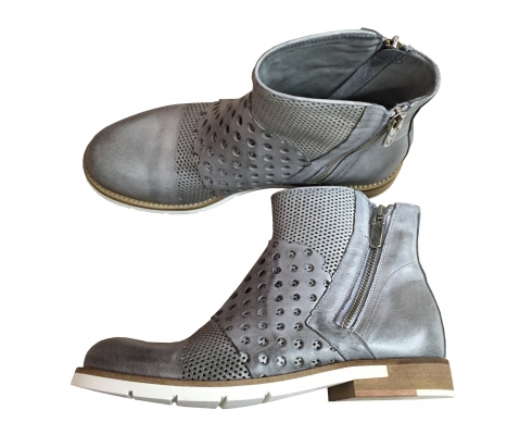 Corvari - ***SALE*** hangearbeitete Leder-Boots/-Stiefeletten in Grau
