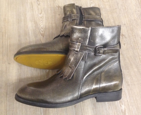 Corvari ***SALE*** handgefertigte, ital. Leder-Stiefeletten in Metallic Corvari ***SALE*** handgefertigte, ital. Leder-Stiefeletten in Metallic