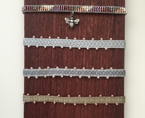 LeJu LONDON handgefertigtes Armband geknüpft/gewebt mit kleinen Perlen - verschiedene Farben und Muster