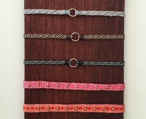 LeJu LONDON handgefertigtes Armband geknüpft/gewebt teilw. mit kleinen Perlen - verschiedene Farben und Muster LeJu LONDON handgefertigtes Armband geknüpft/gewebt teilw. mit kleinen Perlen - verschiedene Farben und Muster