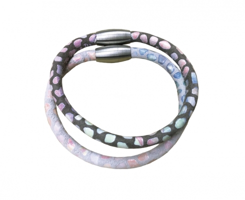 core design handgefertigtes Armband aus bedrucktem Wildleder core design handgefertigtes Armband aus bedrucktem Wildleder