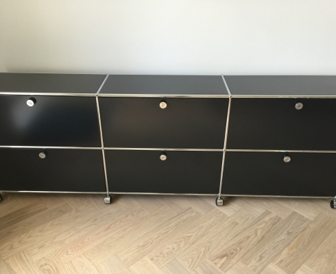 USM Haller - Sideboard schwarz mit 6 Klappen