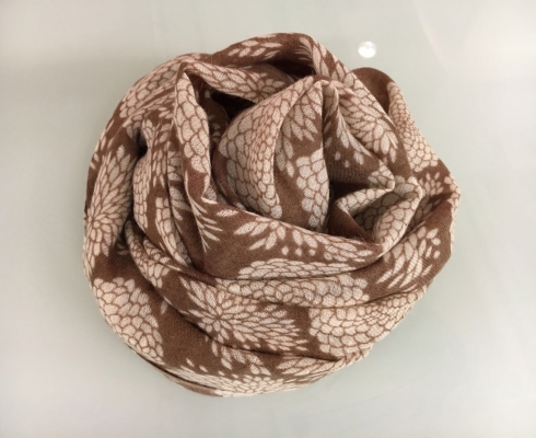 ***SALE*** Woll-Schal mit floralem Muster, Nougat/Offwhite ***SALE*** Woll-Schal mit floralem Muster, Nougat/Offwhite