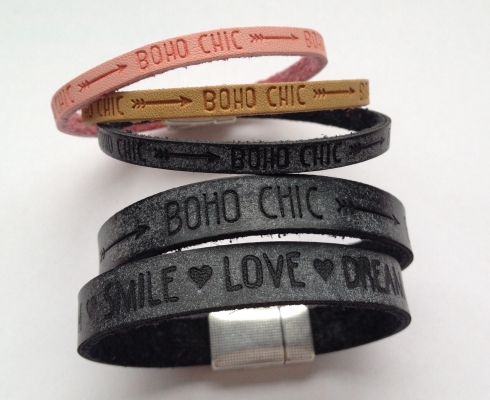 oreginal Armband mit Slogan BOHO CHIC / DREAM SMILE LOVE, breit - handgefertigt