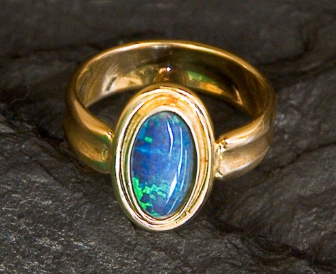 Patrick Machnik Gelbgoldring mit Opal