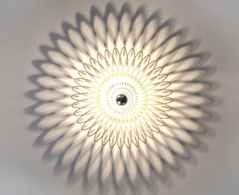 Halbeins - Wandlampe / Spirale