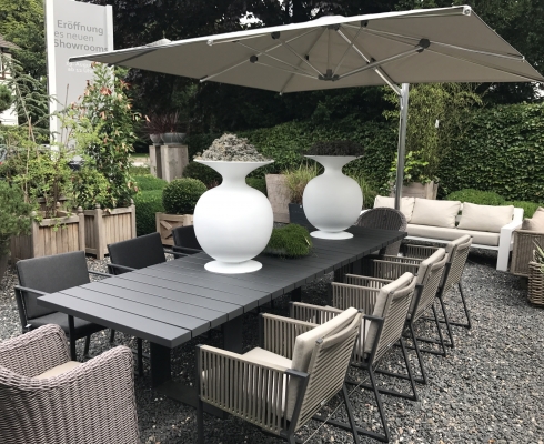 Borek Parasols & Outdoor furniture - geradlinige und moderne Gartenmöbel