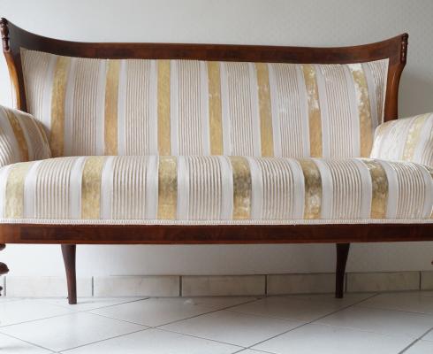 Wohnliebhaber.de - Antik Sofa Couch Spätbiedermeier Louis-Philippe 1840-1880 neu gepolstert