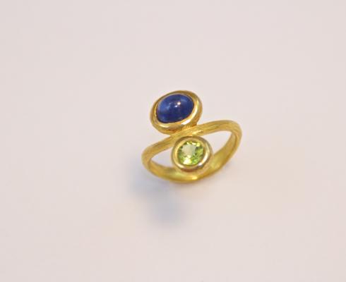 Atelier Dana Nettlich - Ring mit Safir und Peridot