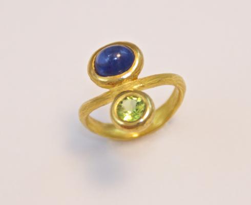 Atelier Dana Nettlich - Ring mit Safir und Peridot