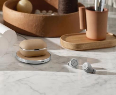 Bang & Olufsen - Beoplay E8 2.0 mit Ladepad (nur kurze Zeit im Set)