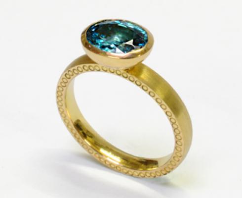 Kölngold Gelbgoldring mit blauem Zirkon