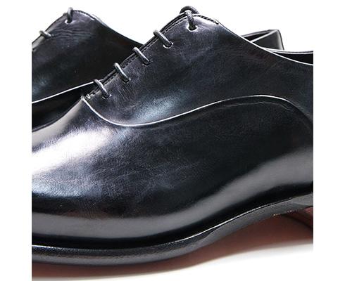 Santoni - Schnürer in schwarz mit Kappnaht