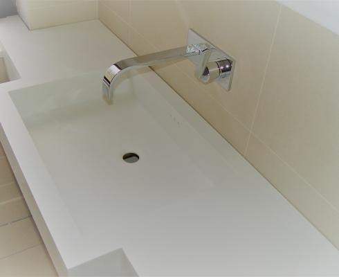 Dupont Corian - CORIAN®  - EIN HYGIENISCHER MINERALWERKSTOFF