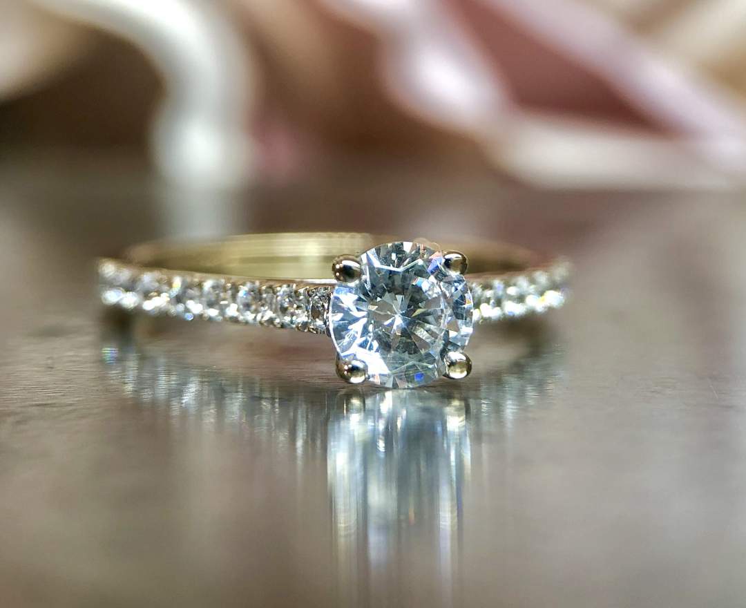 Infinity Juwelen Eleganter Verlobungsring mit Kubischem Zirkonia aus 14K Gelbgold