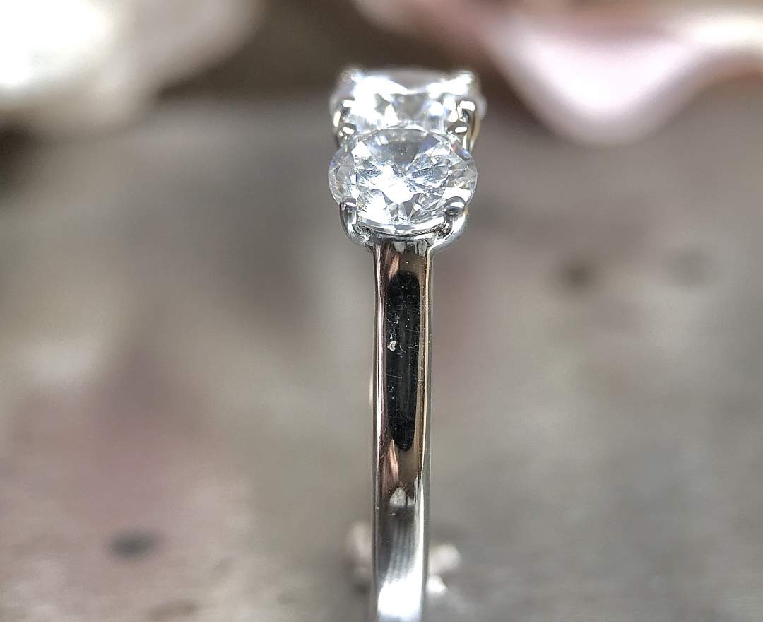 Infinity Juwelen - Trilogie Ring Verlobungsring mit Drei Zirkonia Steinen aus 14K Weissgold