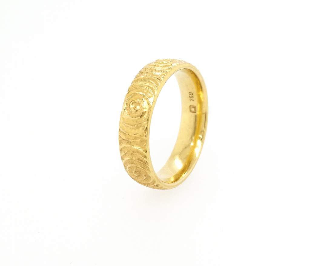 Ring aus 750 Gold mit Spiralen - Ornament