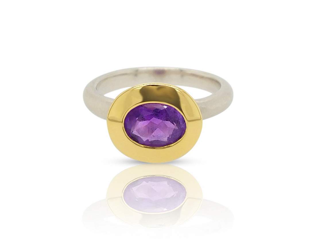 Ring mit Amethyst, Silber und 18 Karat Gold