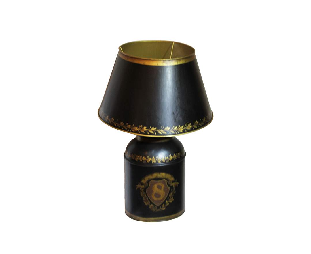 Zimmer 14 - Stilvolle Lampe in Schwarz/Gold