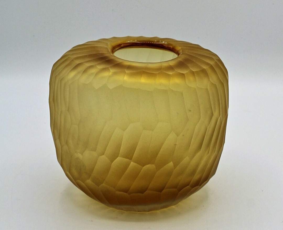 1st Tannendiele - Carved glass vase, beige