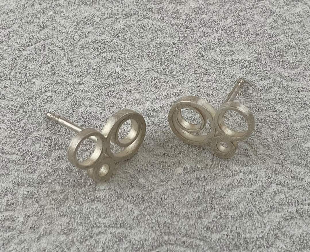 Goldschmiede im Hof Kringelohrstecker Silber