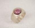 Goldschmiede im Hof - Ring mit Rosa Turmalin Cabochon Thumbnail