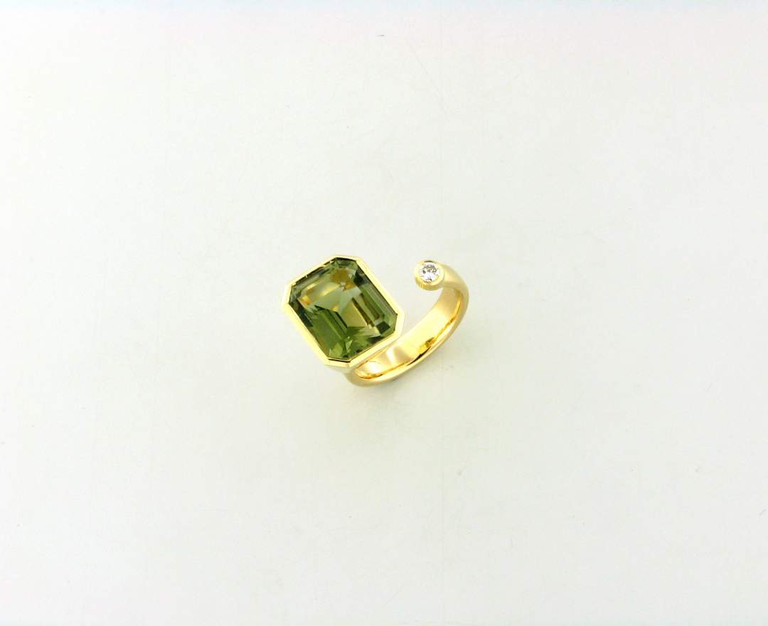 Die Goldschmiede Speckmann - Moderner750/- Gold Prasiolith- Ring mit Brillant