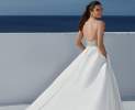 Justin Alexander - Brautkleid mit Mondsteinperlenstickereien und Schleppe Thumbnail