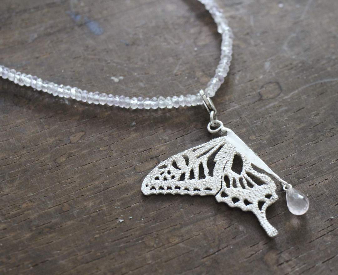 terra auri Collier mit Anhänger''schmetterling''