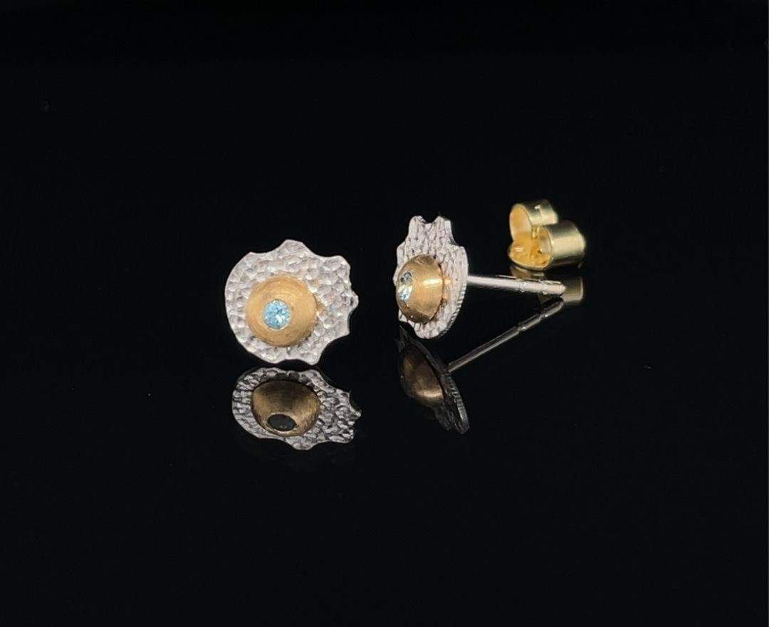 Goldschmiede Sabine Pluyter Ohrstecker 750 Gold mit Topas Goldschmiede Sabine Pluyter Ohrstecker 750 Gold mit Topas