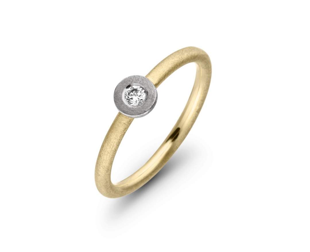 Goldschmiede TRAPEZ - Birgit Johannsen - Ring mit Brillant und 18 Karat Gold