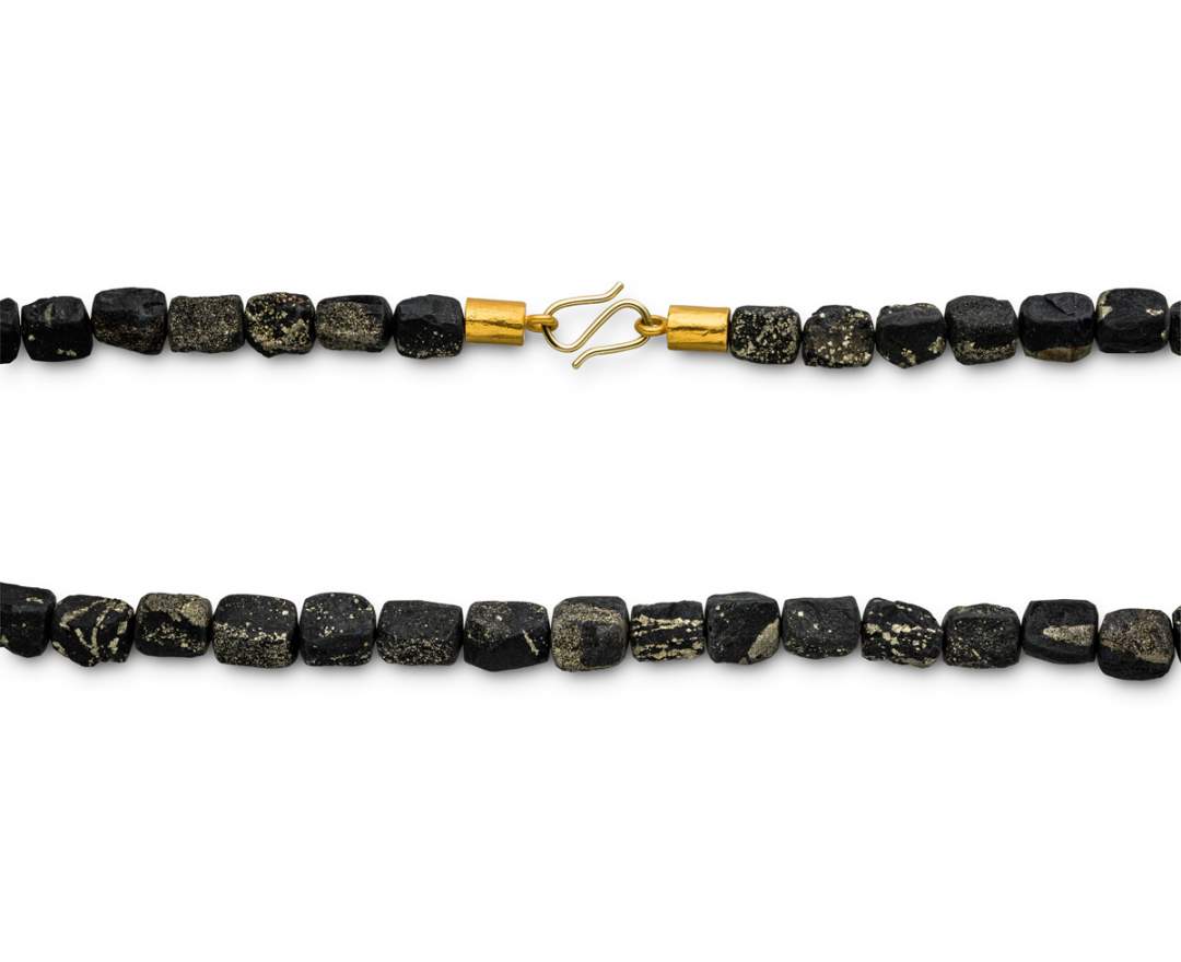 Halskette aus Schiefer-Pyrit mit 24 Karat Goldplattierung
