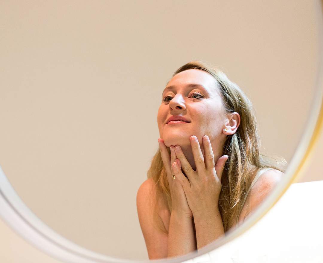 EFB beauté® ANTI - AGING / ANTI - PIGMENTFLECKEN / ANTI-AKNE mit Pulslicht EFB beauté® ANTI - AGING / ANTI - PIGMENTFLECKEN / ANTI-AKNE mit Pulslicht