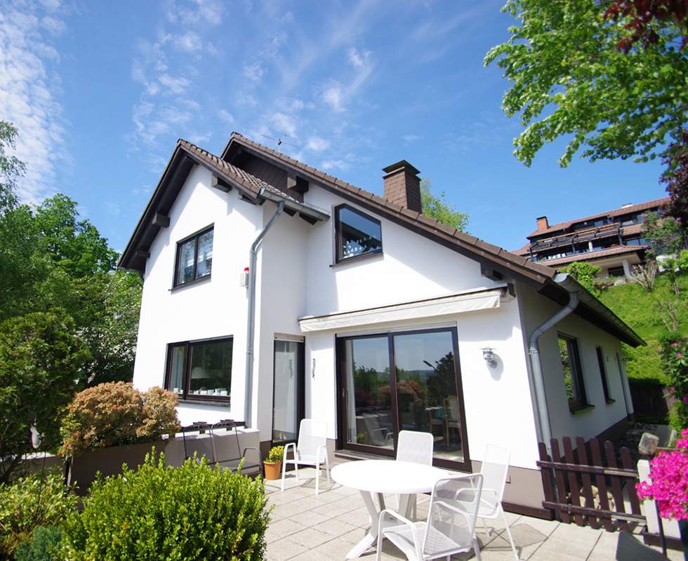 Immobilienkontor Friedla GmbH VERKAUFT -  Familiendomizil in Best-Lage