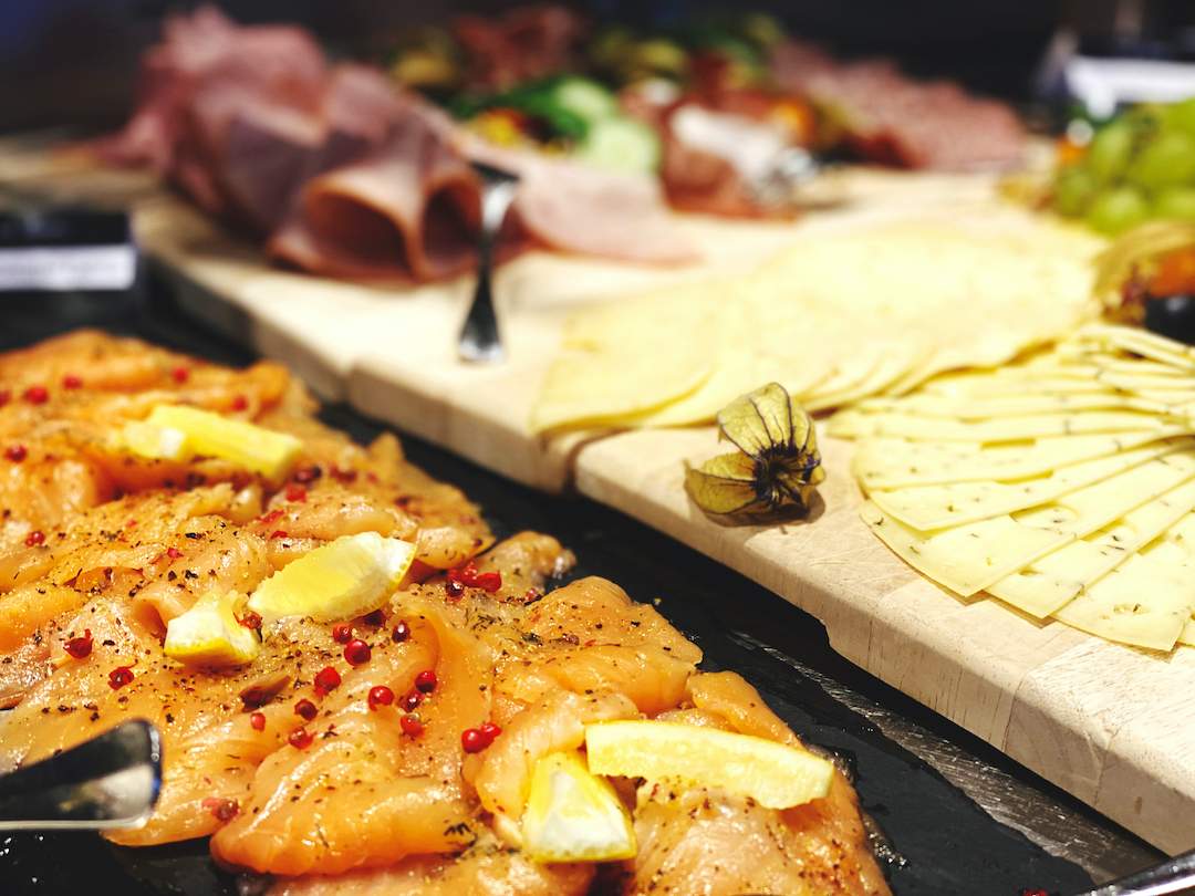 Frühstücksbuffet Reichhaltiges Frühstücksbuffet! Frühstücksbuffet Reichhaltiges Frühstücksbuffet!