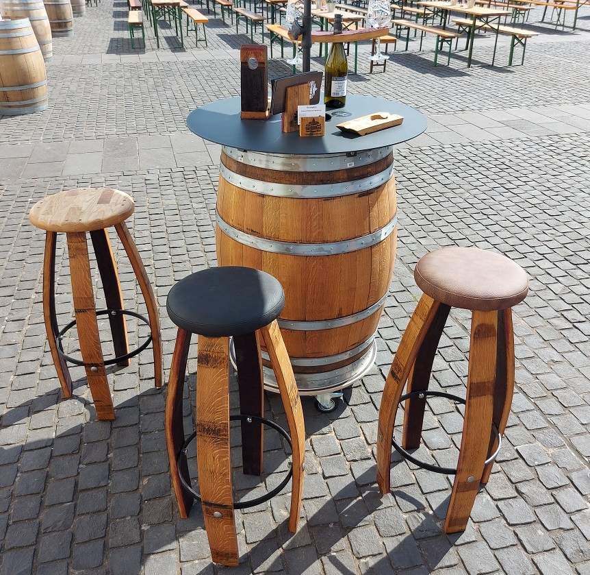 Tonnenglück Barhocker aus Weinfassdauben - Barfeeling pur! Tonnenglück Barhocker aus Weinfassdauben - Barfeeling pur!