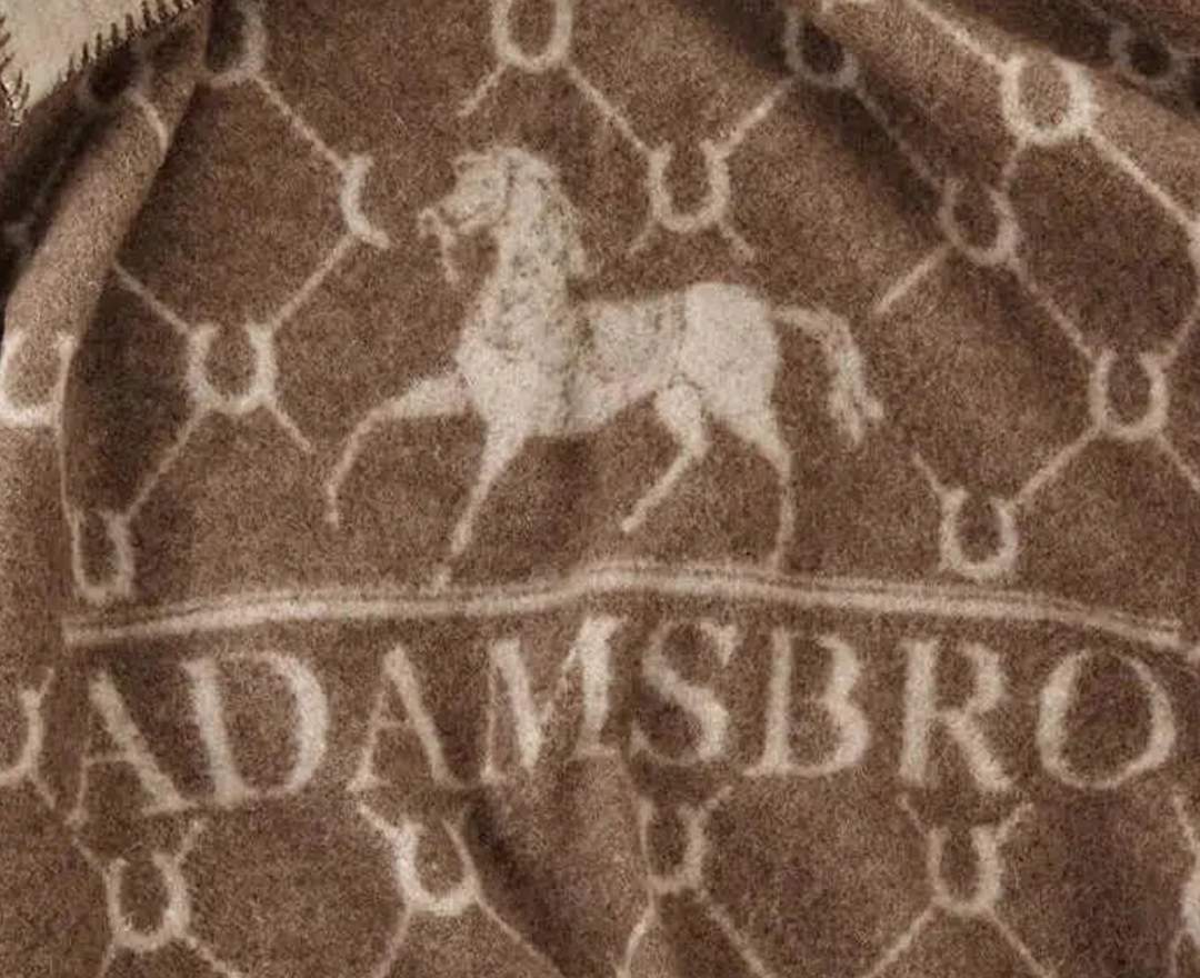 Adamsbro - Decke Kaschmir Plaid Pferdedesign Hufmuster